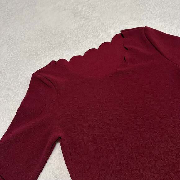 Scalloped Edge Solid Top - Picture 4 of 8